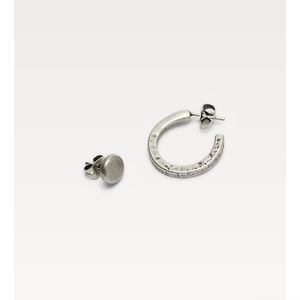 ✨SALE✨ ZARA pack of contrasting earnings ✨SALE✨